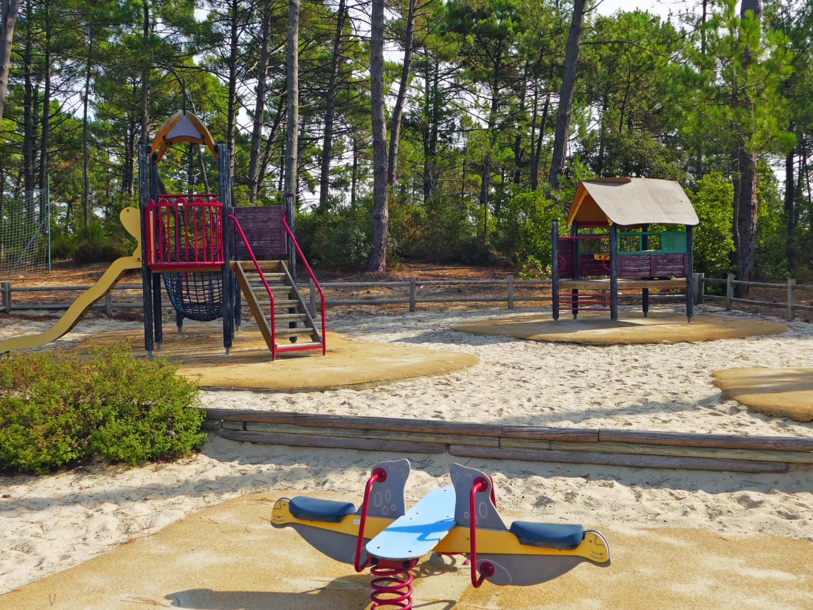 Les Grands Pins - Buiten