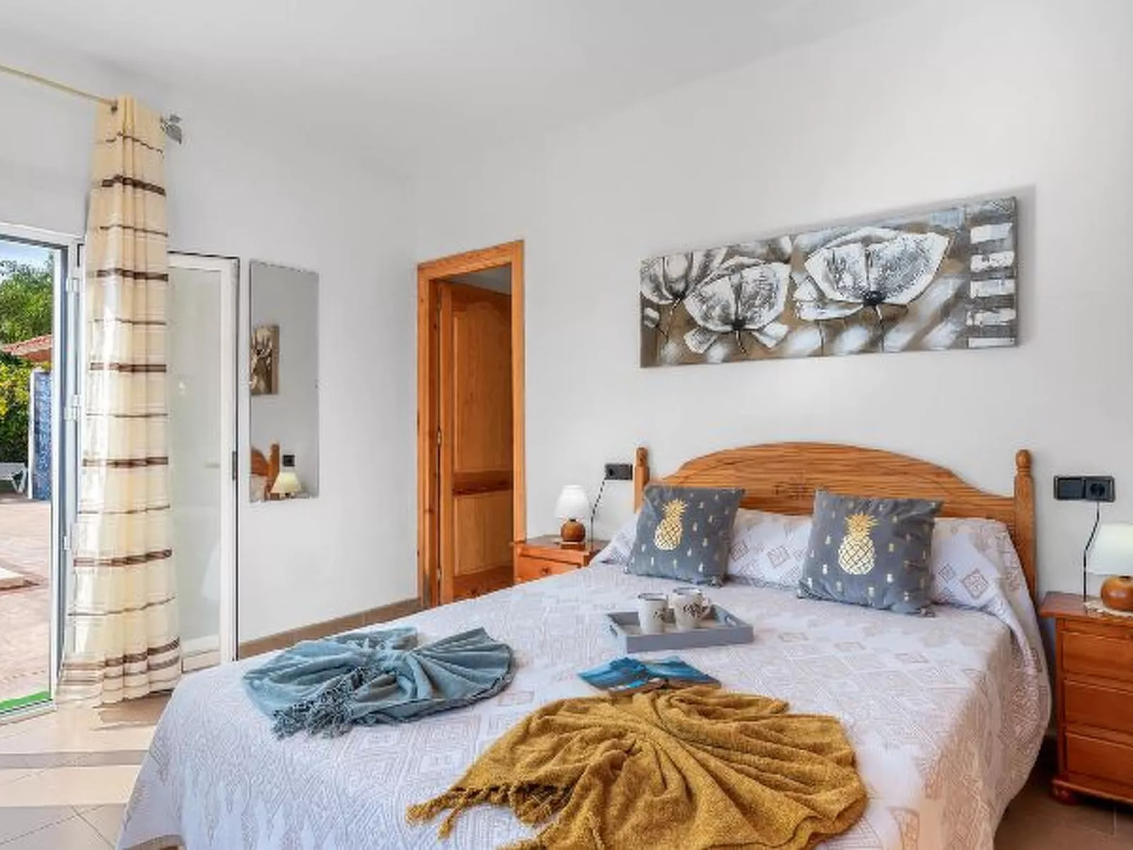 Villa Mercedes - Plusholidays - Image-tags.info