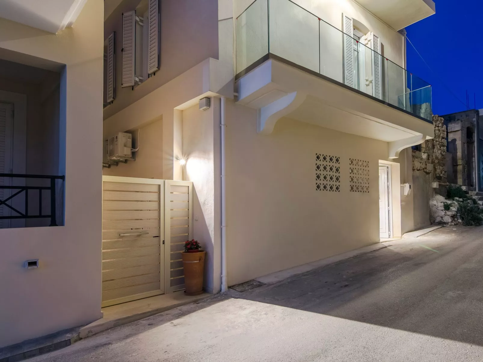 Leny's Seaside House - Buiten