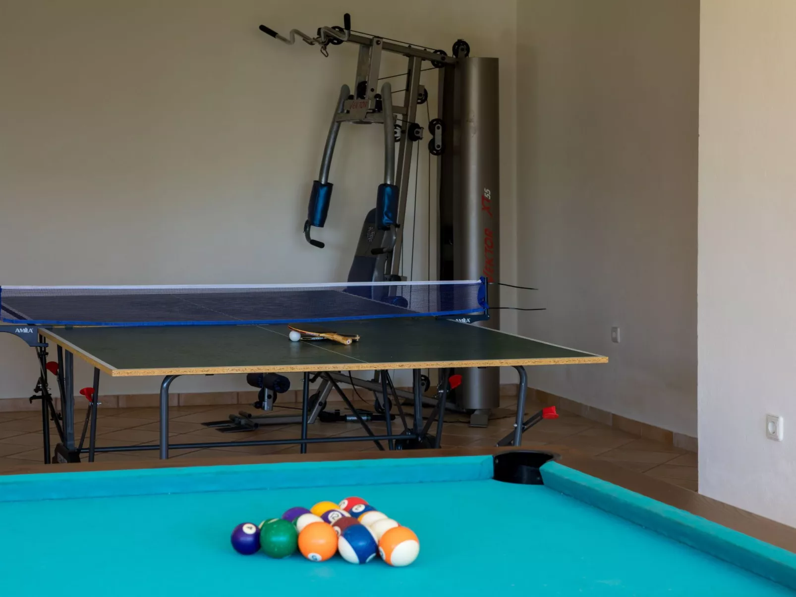 Familienvilla mit Pool, Billard und Grillplatz - Binnen