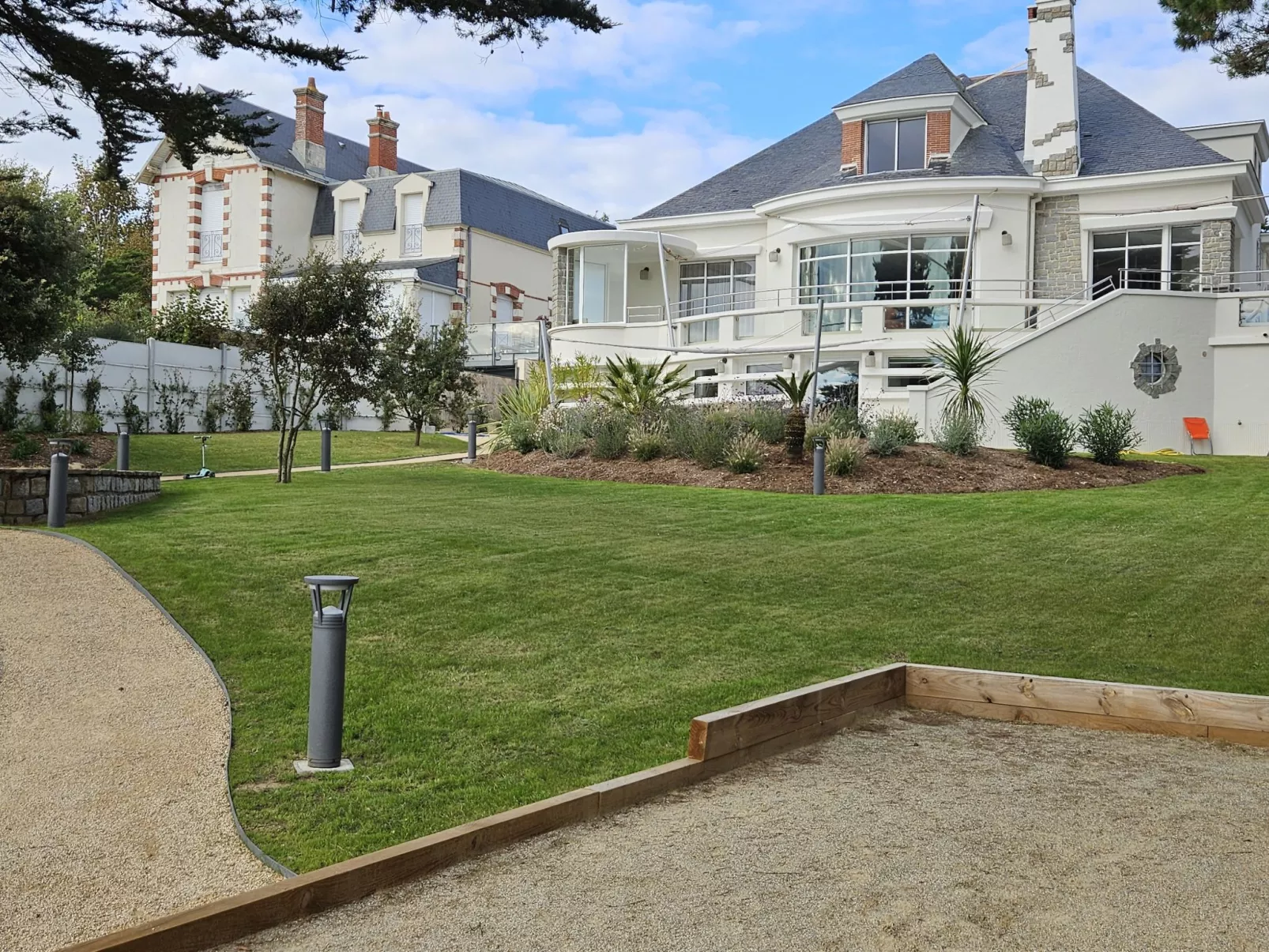 Le Vent d'Avril - Buiten