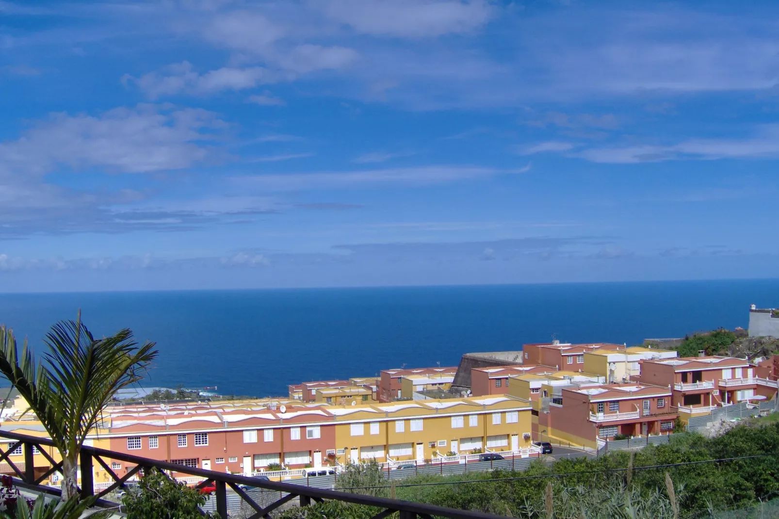 Apartamentos Monasterio de San Antonio 2 - Uitzicht zomer