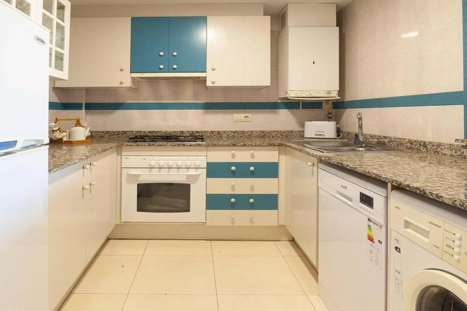 1234 MIRASOL con piscina - Keuken