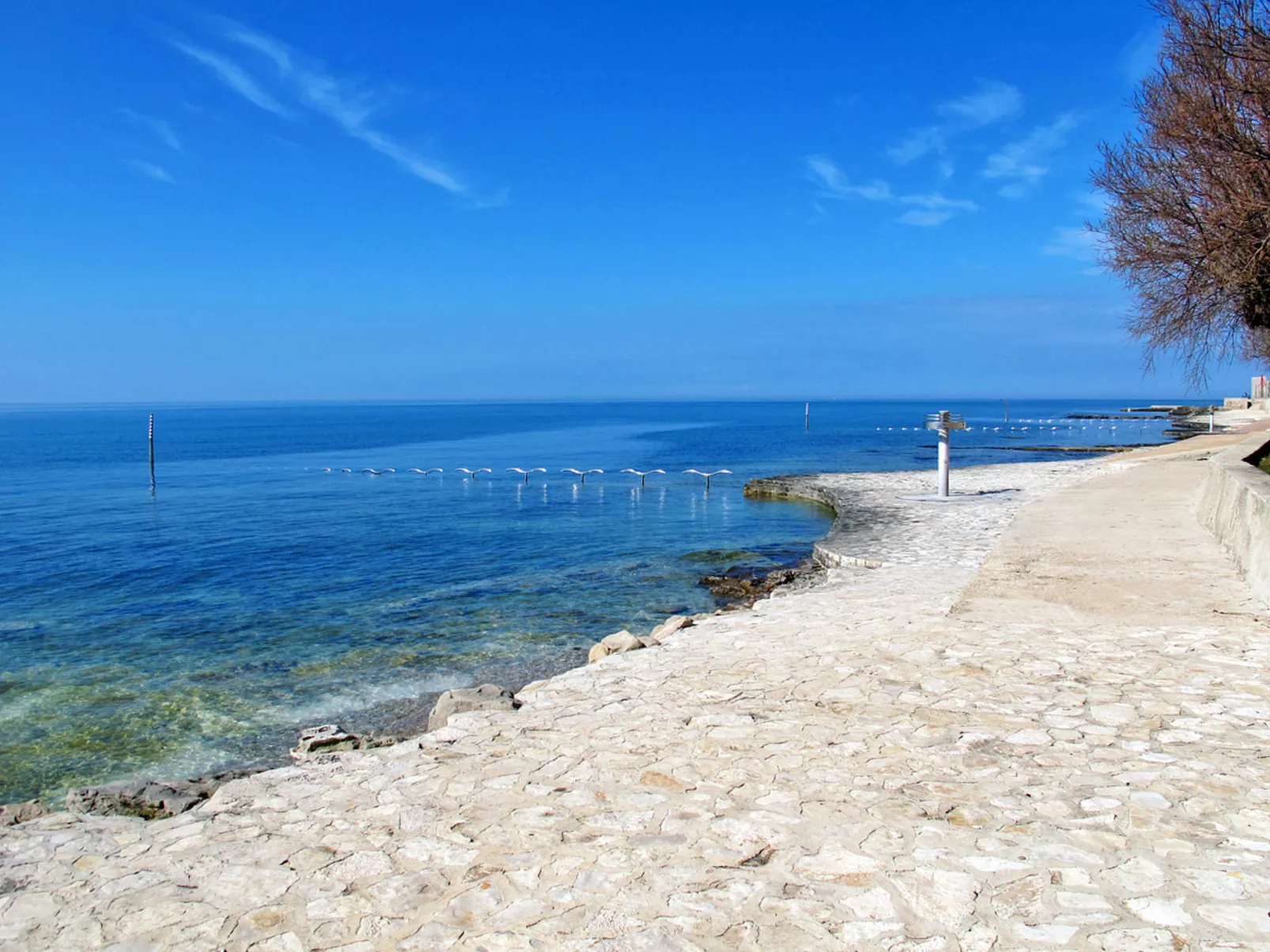 Für 2 Personen ca. 30 m&sup2; in Novigrad, Adriaküste Kroatien (Westküste von I - Omgeving