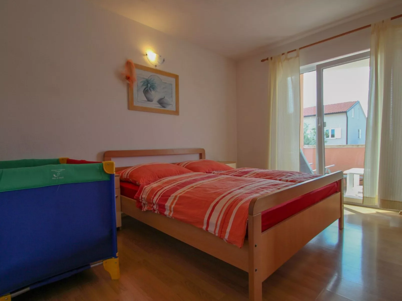 Mit Terrasse für 4 Personen - Binnen