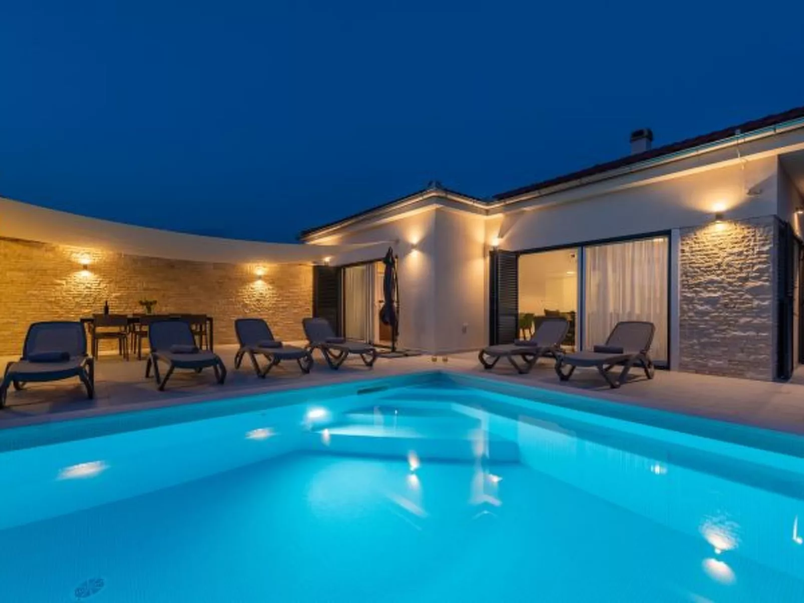 Villa Paloma with heated pool - Image-tags.info