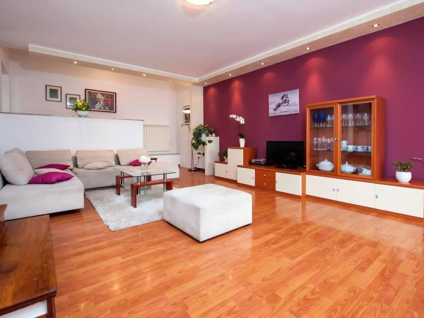 VILLA ENI mit Pool - Image-tags.info