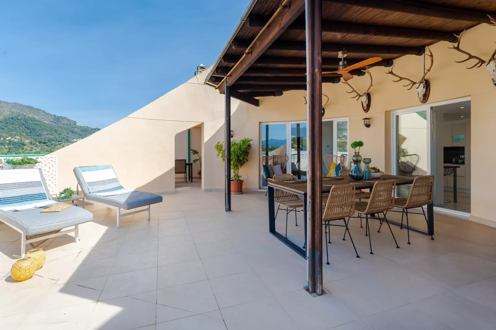 Penthouse in City Centre Marbella with Jacuzzi* - Terrasbalkon