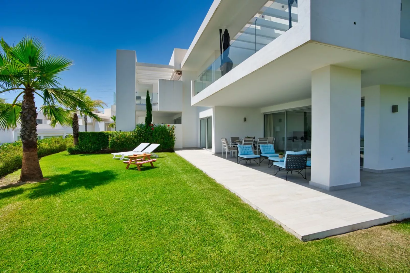 Stylish 3-Bed Apartment | Alcazaba Lagoon (1204) - Tuinen zomer