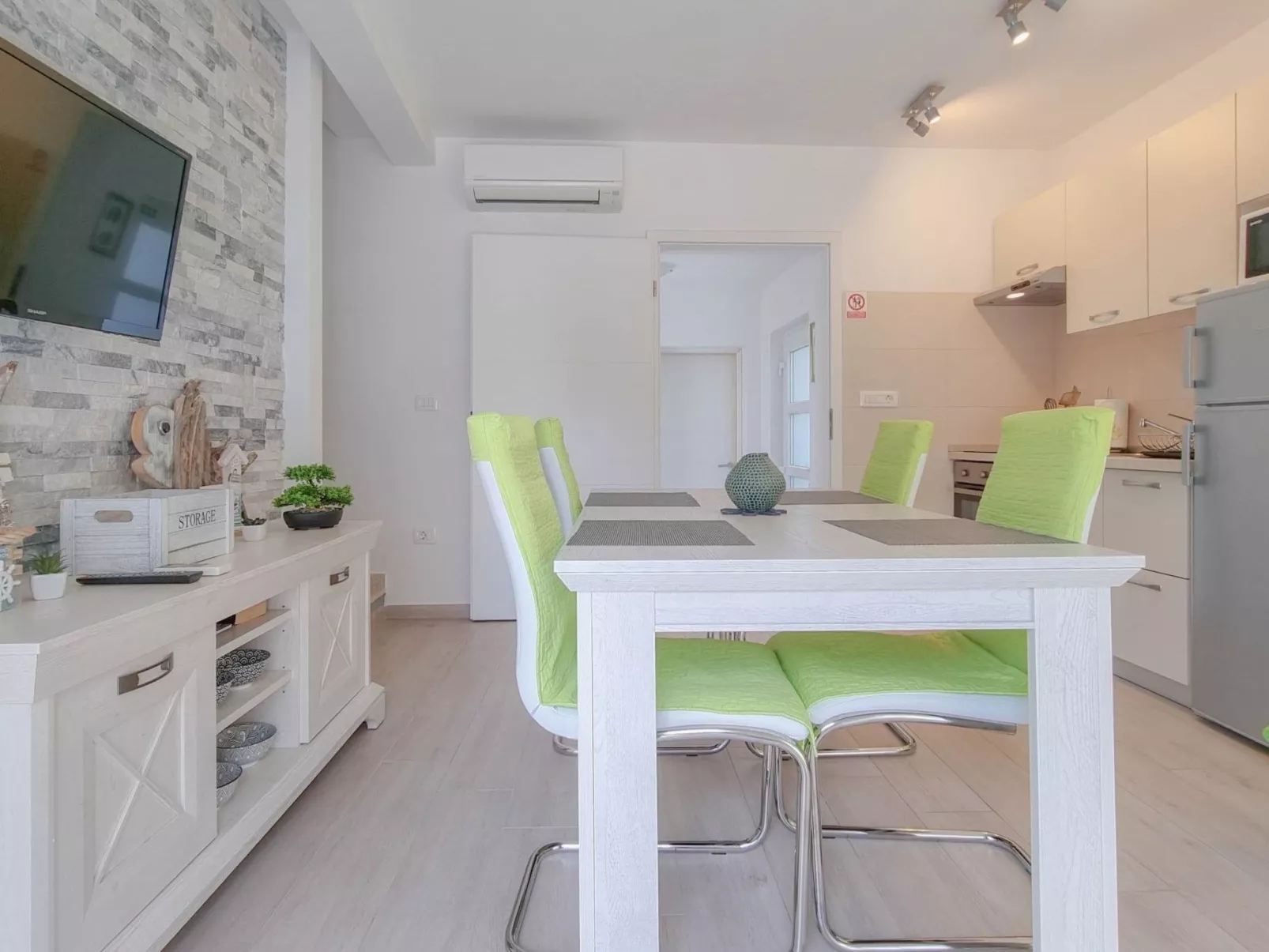 Für 4 Personen ca. 40 m&sup2; in Novigrad, Adriaküste Kroatien (Westküste von I - Image-tags.info