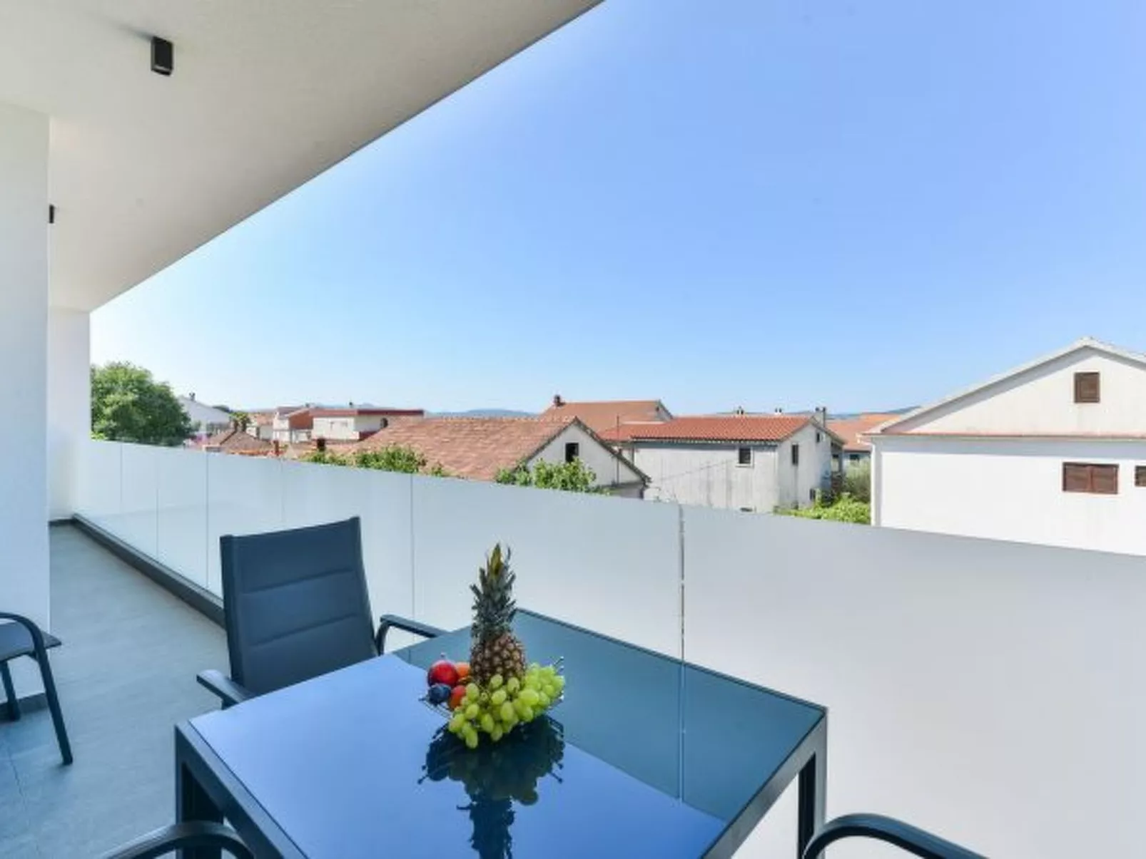 Villa Div with heated pool Apartment No.2 - Image-tags.info