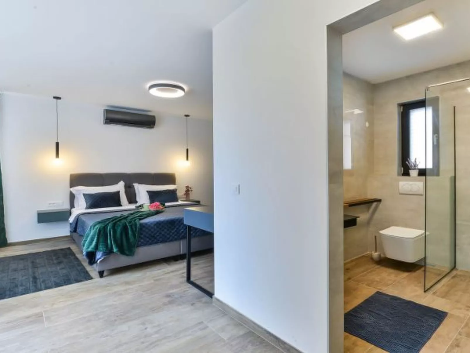 Villa Zariva with pool and panoramic mountain and - Image-tags.info