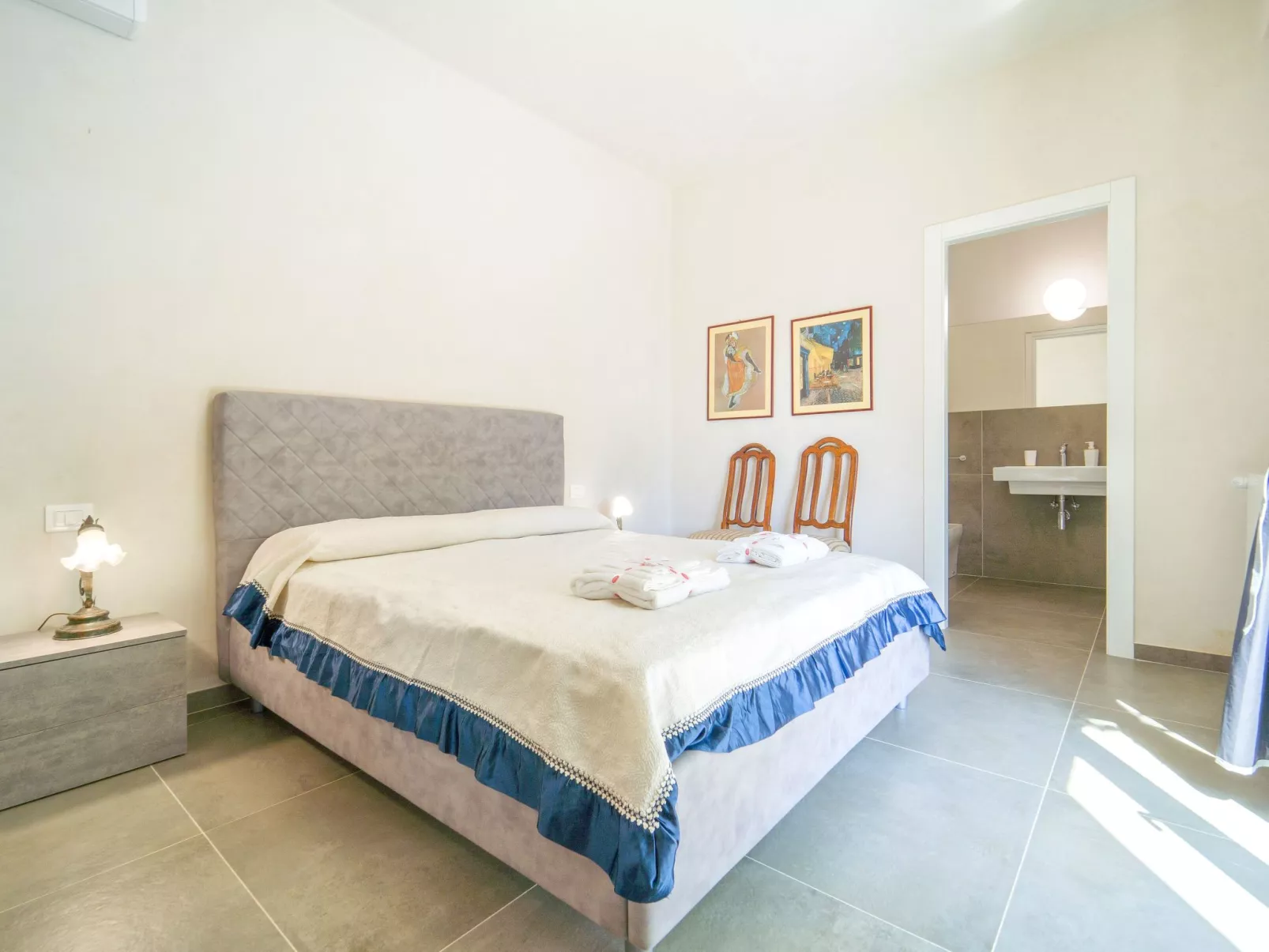 'Mamma Duna' mit Grill - Binnen