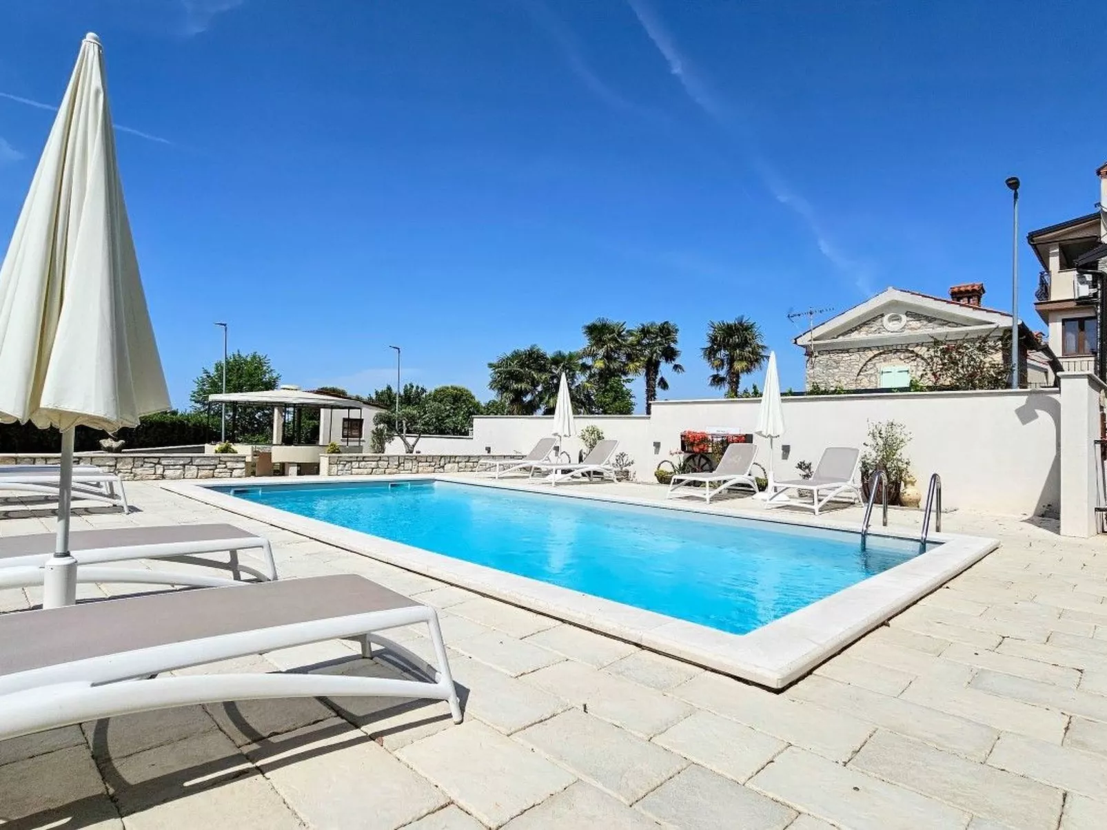 Für 2 Personen ca. 30 m&sup2; in Novigrad, Adriaküste Kroatien (Westküste von I - Buiten