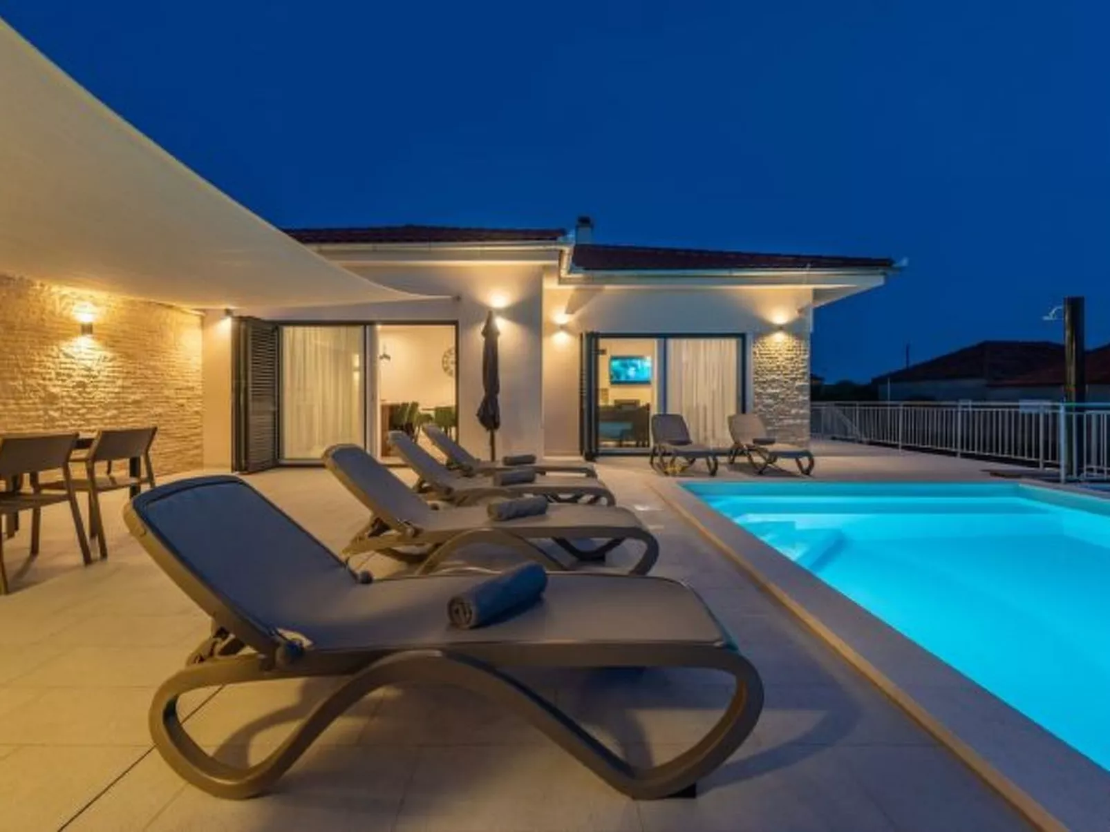 Villa Paloma with heated pool - Image-tags.info