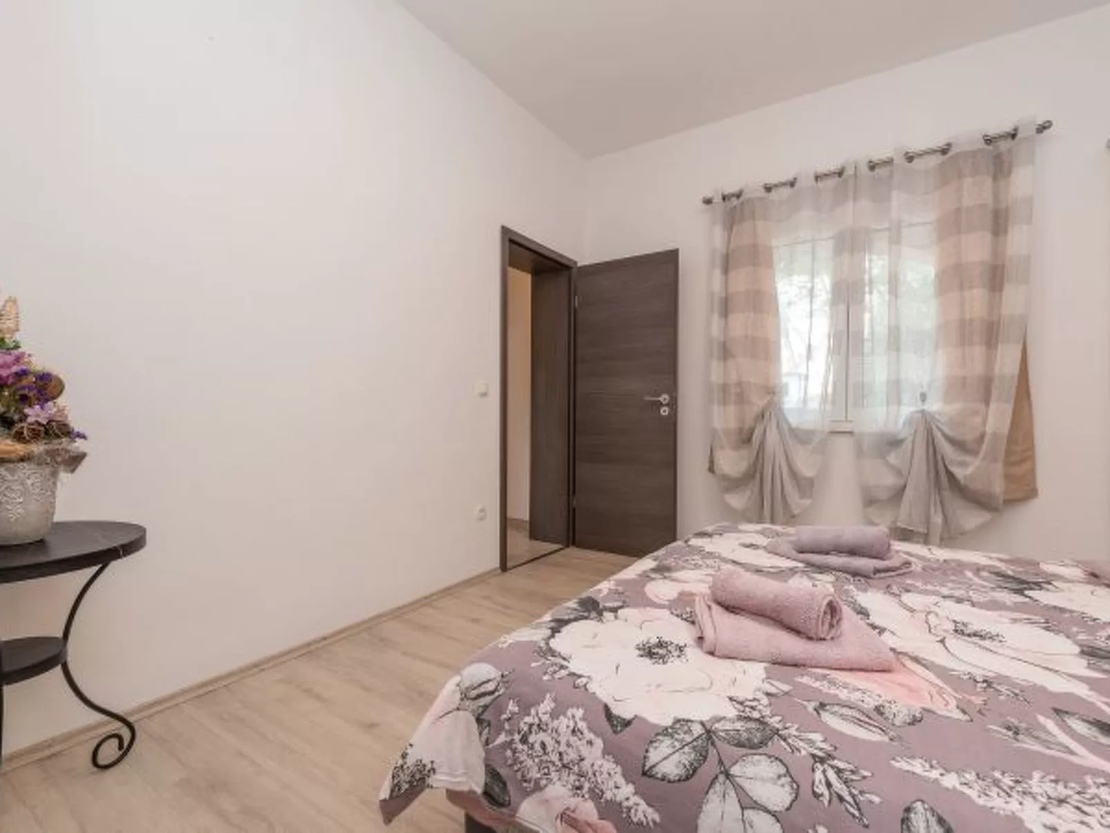 Beachside Holiday House Anamarija - Image-tags.info