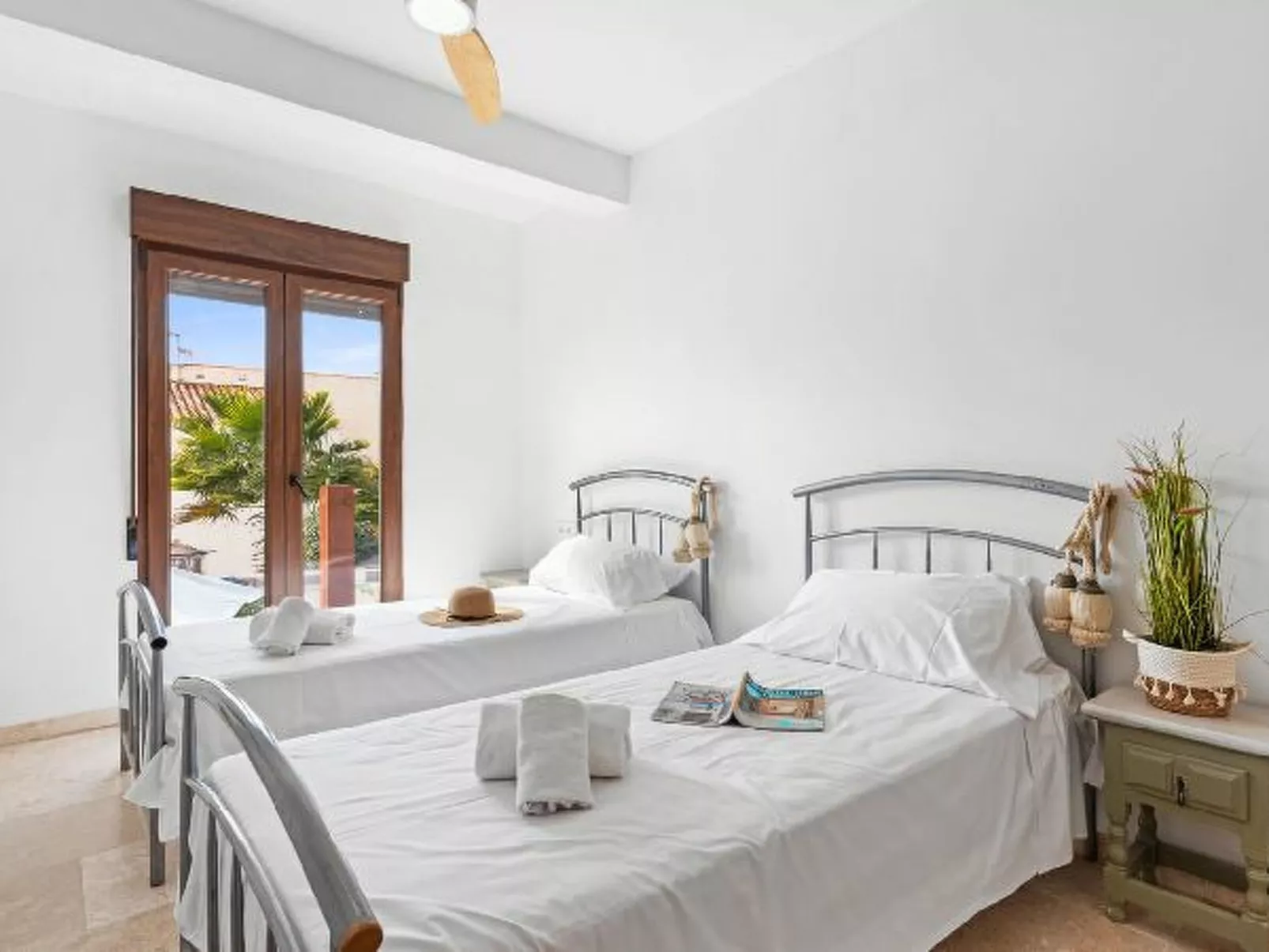 Villa Moai - PlusHolidays - Image-tags.info