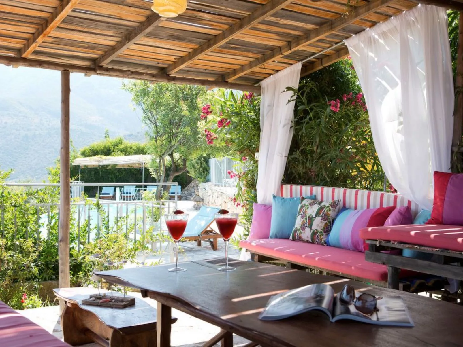 Luxuriöse Villa mit Infinity-Pool und Panoramablick - Image-tags.info