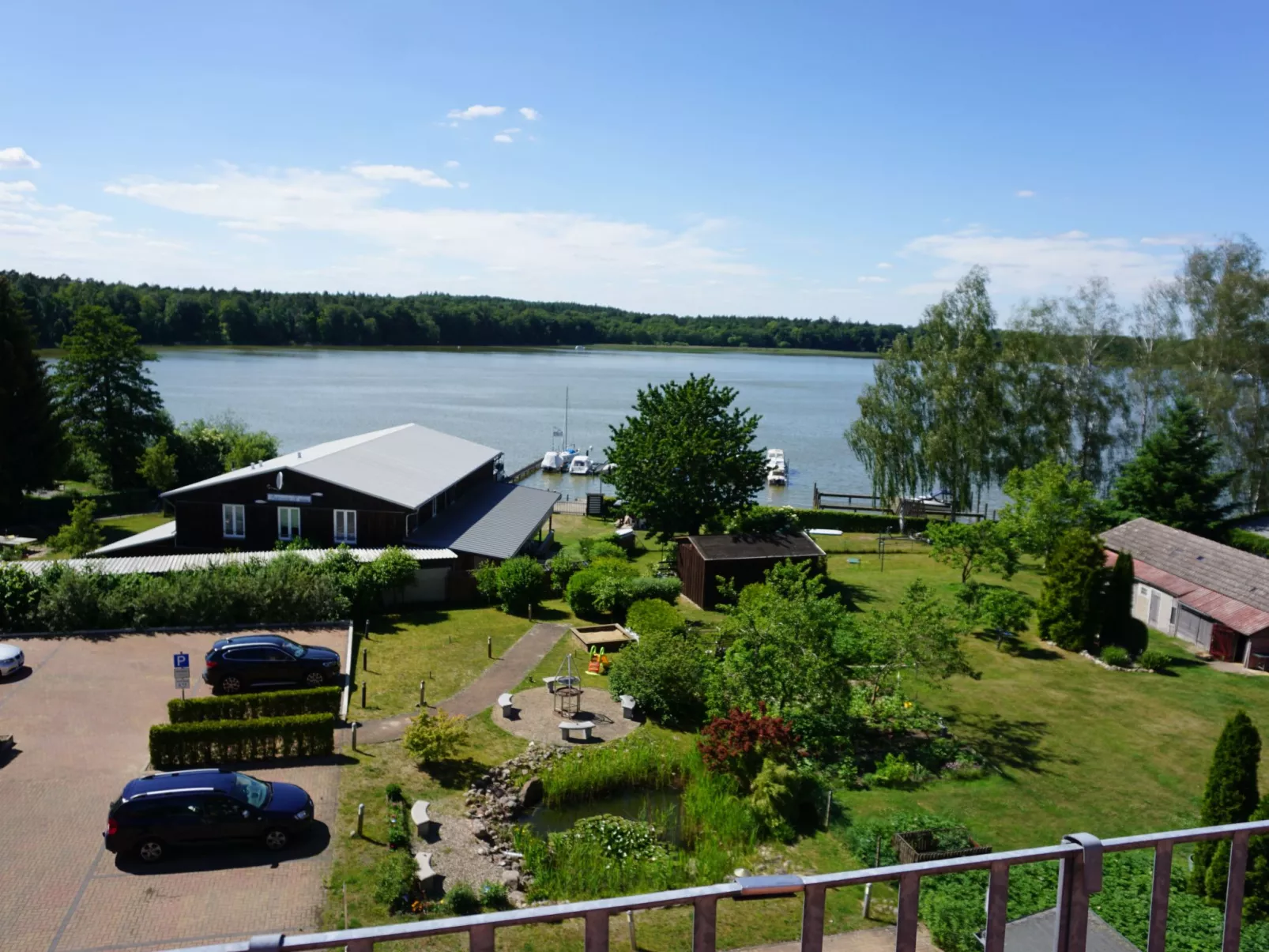 Apartmenthaus am See - Buiten