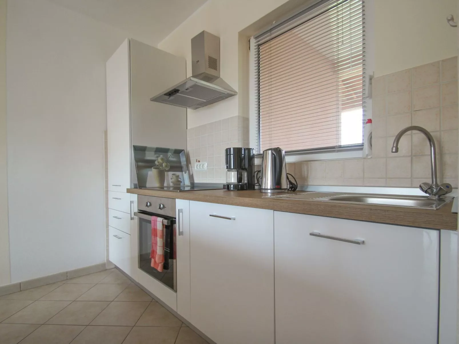 Mit Terrasse für 4 Personen - Binnen