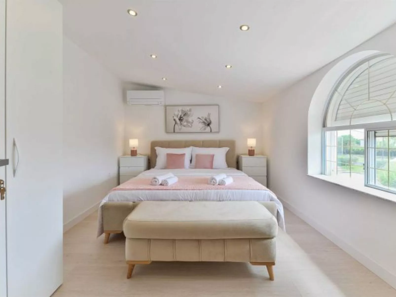 Luxury Villa Maria with large pool - Image-tags.info