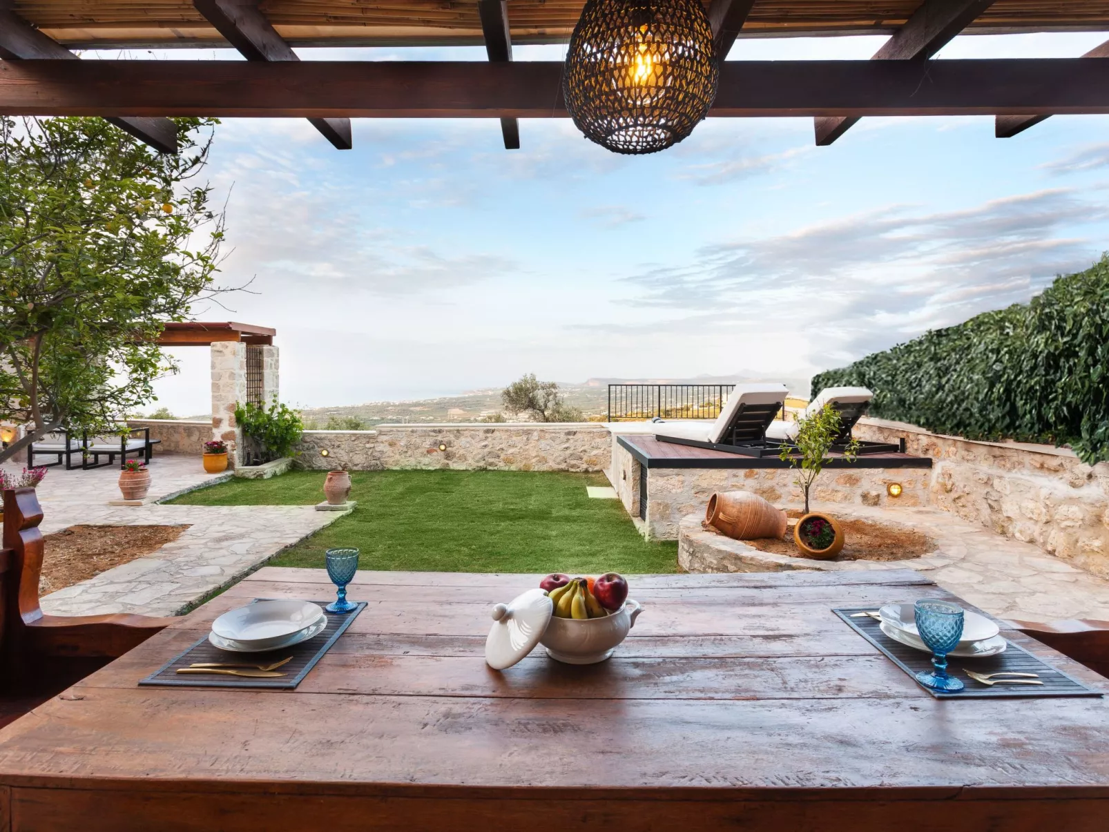 Ali Vafi's Villa - Beheizter Jacuzzi und Innenpool - Buiten