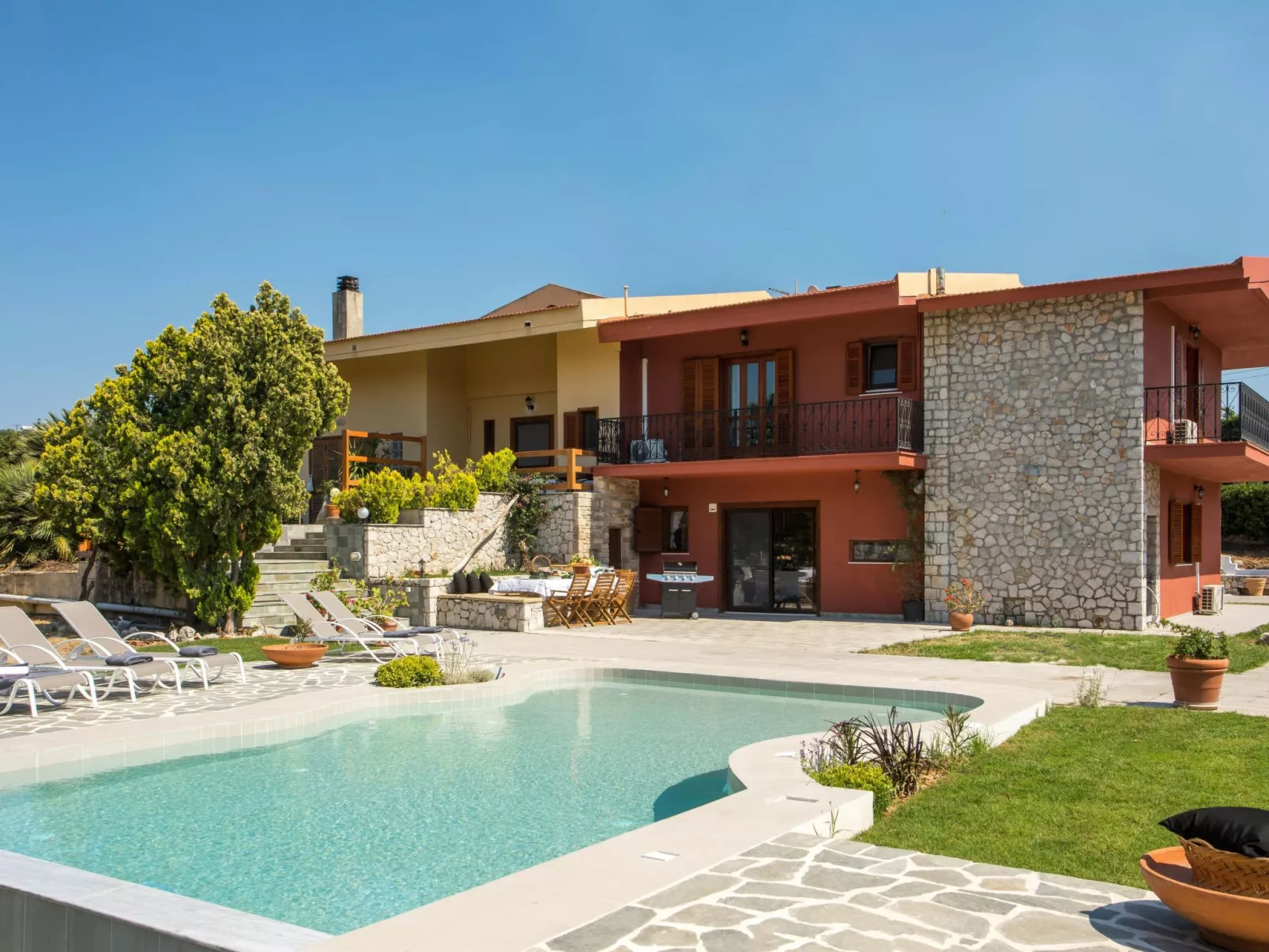 Emarmene - Dein Schicksal - Buiten