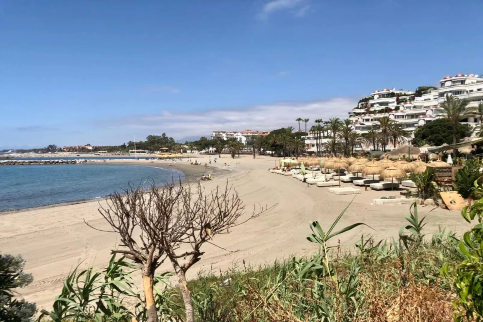 3-Bedroom Apartment with Sea & Mountain Views - Gebieden zomer 1km