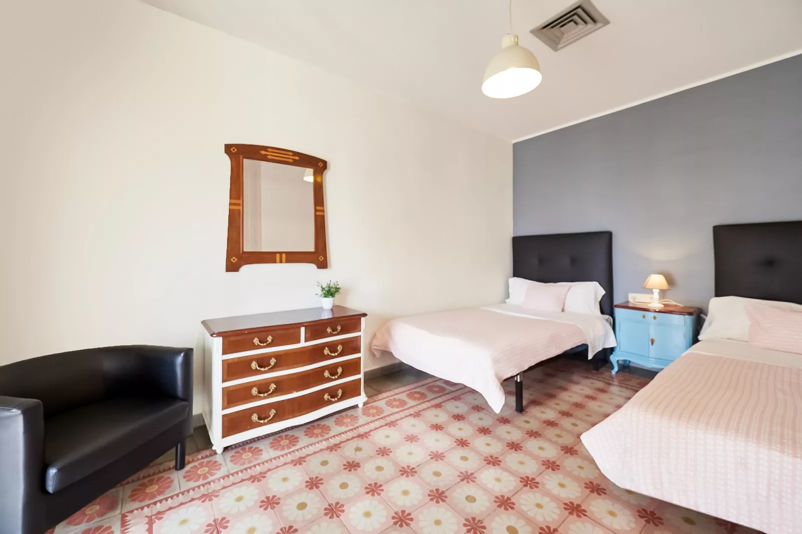 Rambla Paris Apartment - Slaapkamer