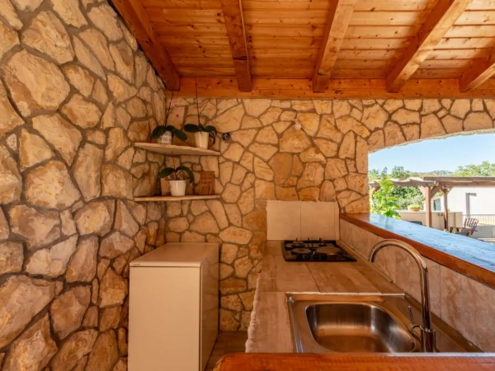 Holiday House Laetitia with pool - Image-tags.info