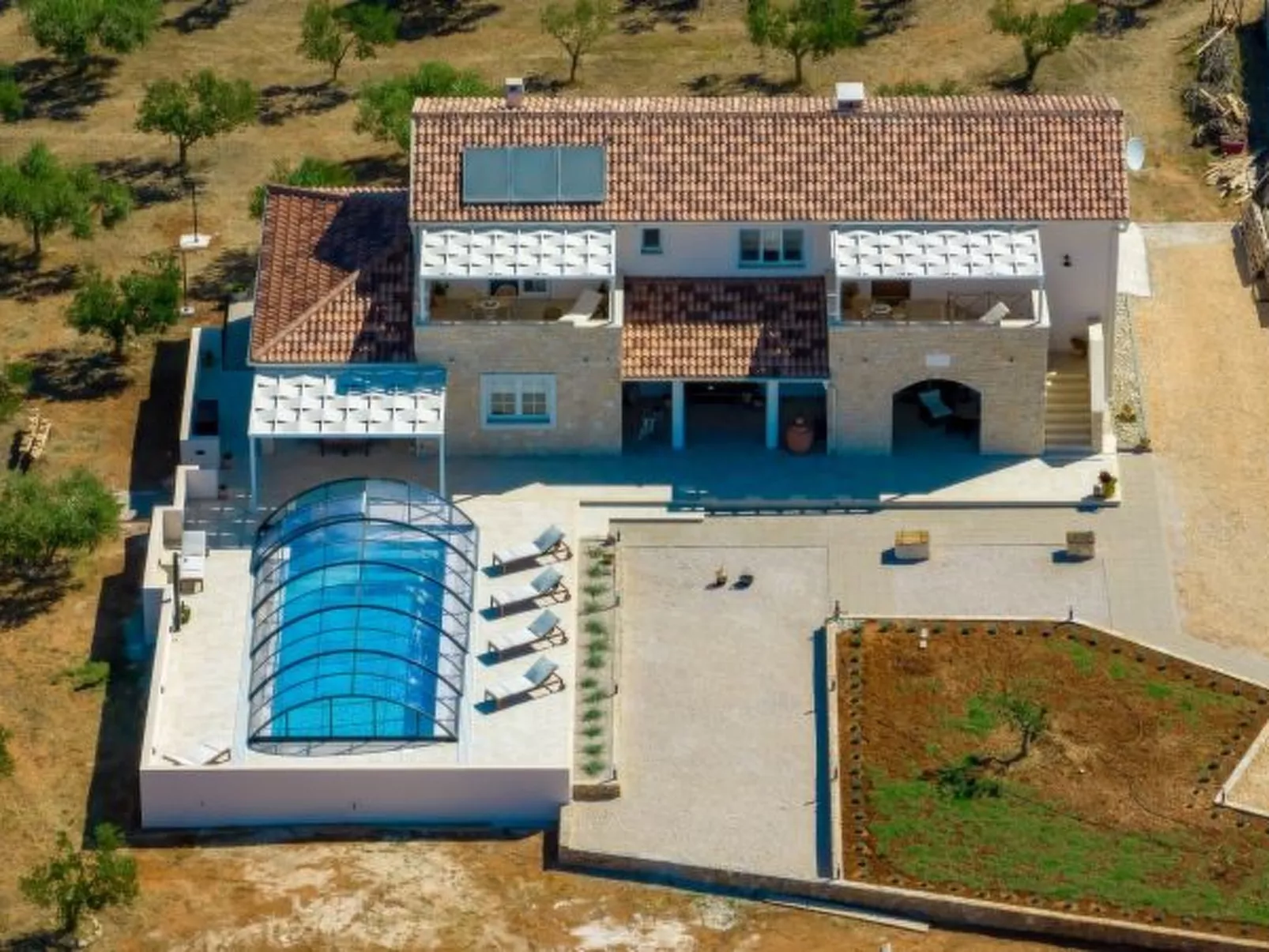 Villa Andamalu with heated pool - Image-tags.info