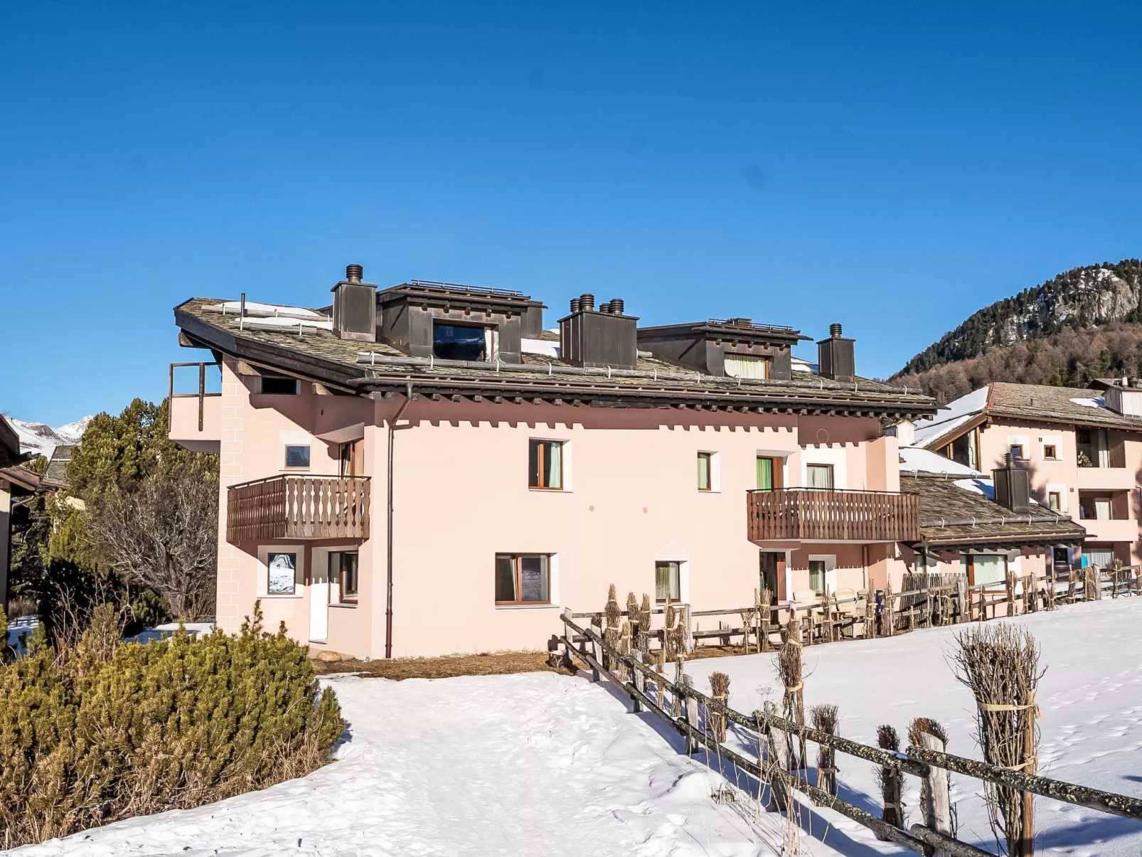 Chesa Saira 2 - Buiten