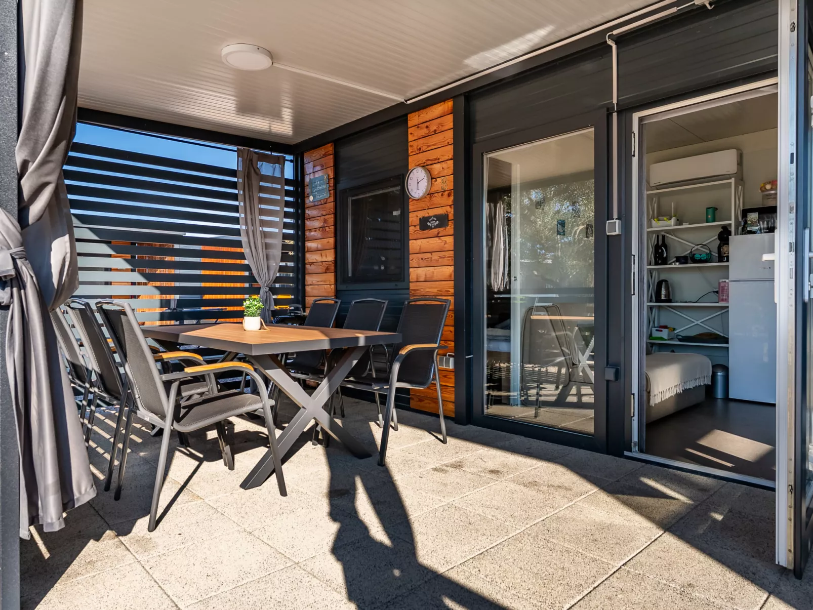 Maslina Delux - Binnen