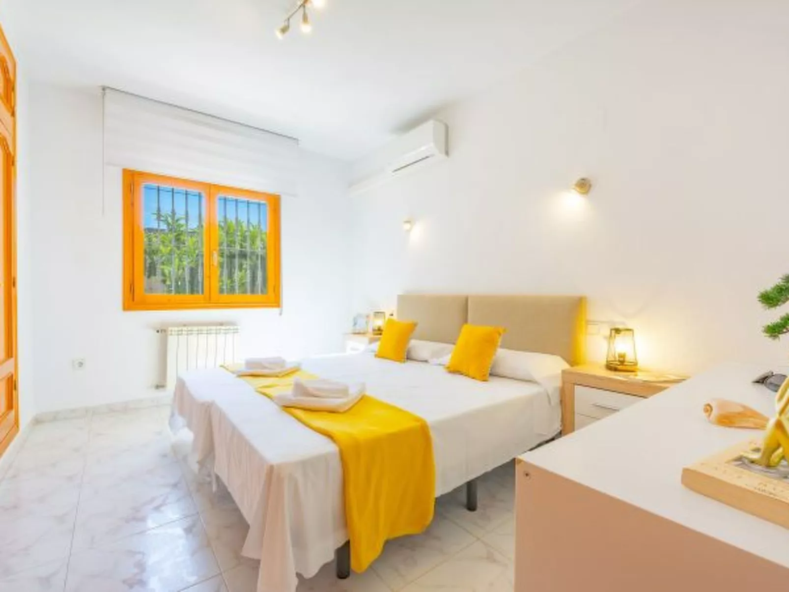 Villa Mona - PlusHolidays - Image-tags.info