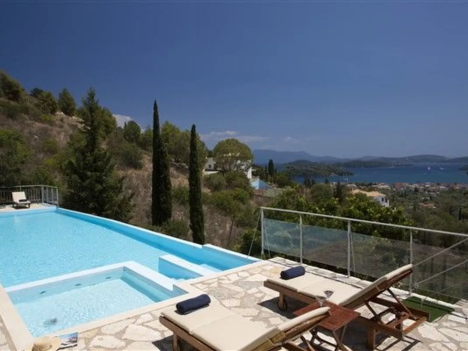 Finca "Iris" mit Infinity-Pool - Buiten