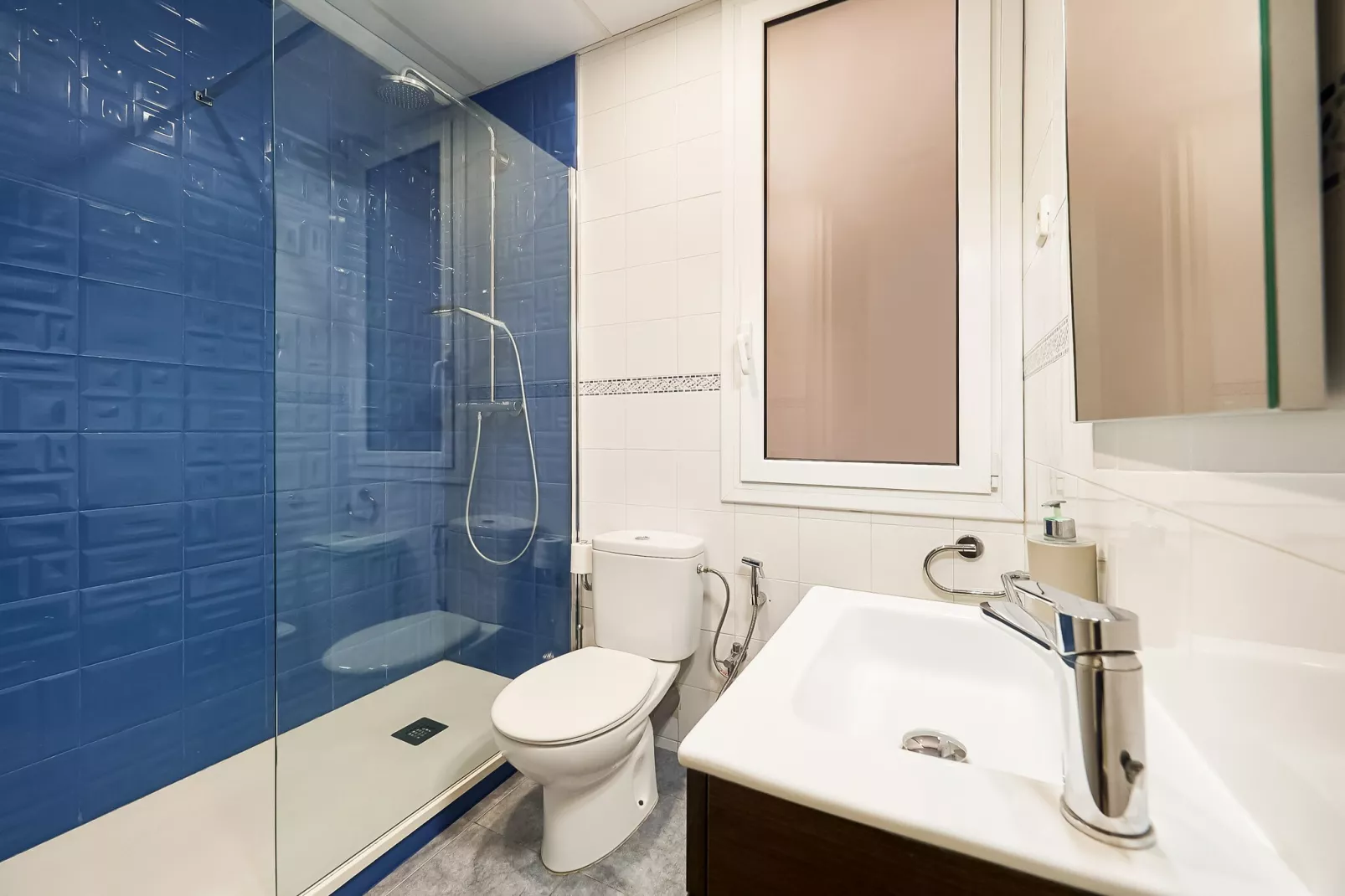 Rambla Paris Apartment - Badkamer