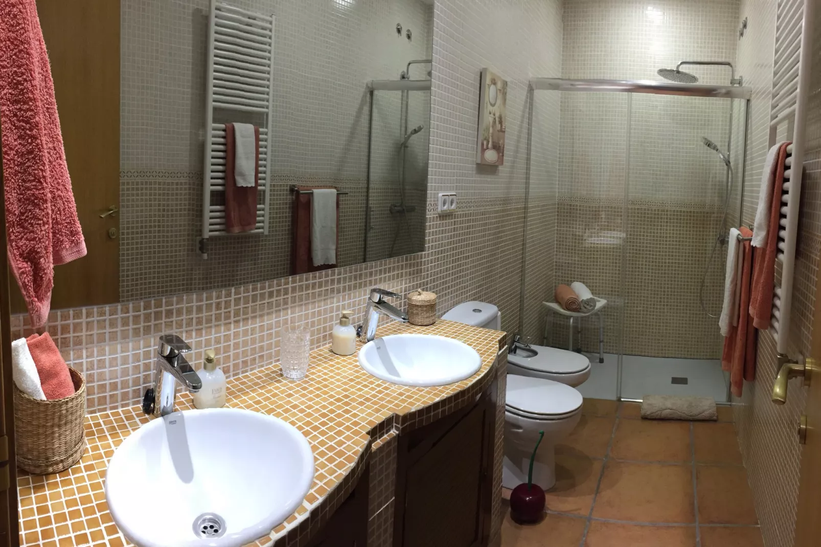 Vivalidays Villa Kiros - Badkamer
