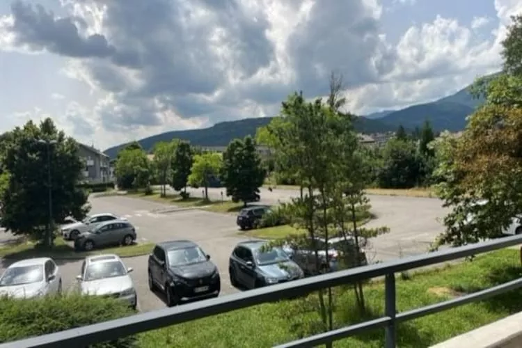 Adonis Divonne-les-Bains T2 Park side - Uitzicht zomer
