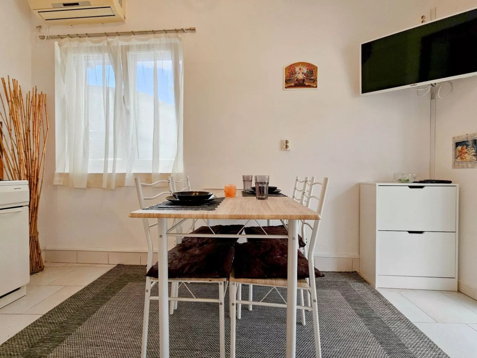 "Pintar 2" direkt am Strand - Binnen