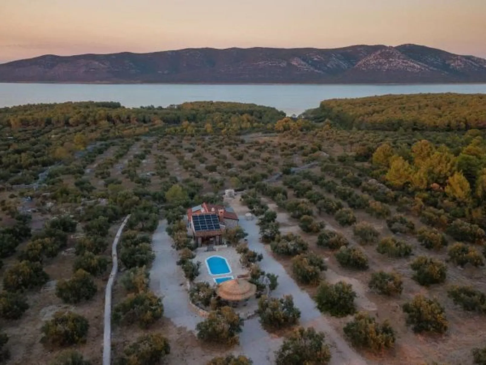 Eco Villa Solus with pool - Image-tags.info