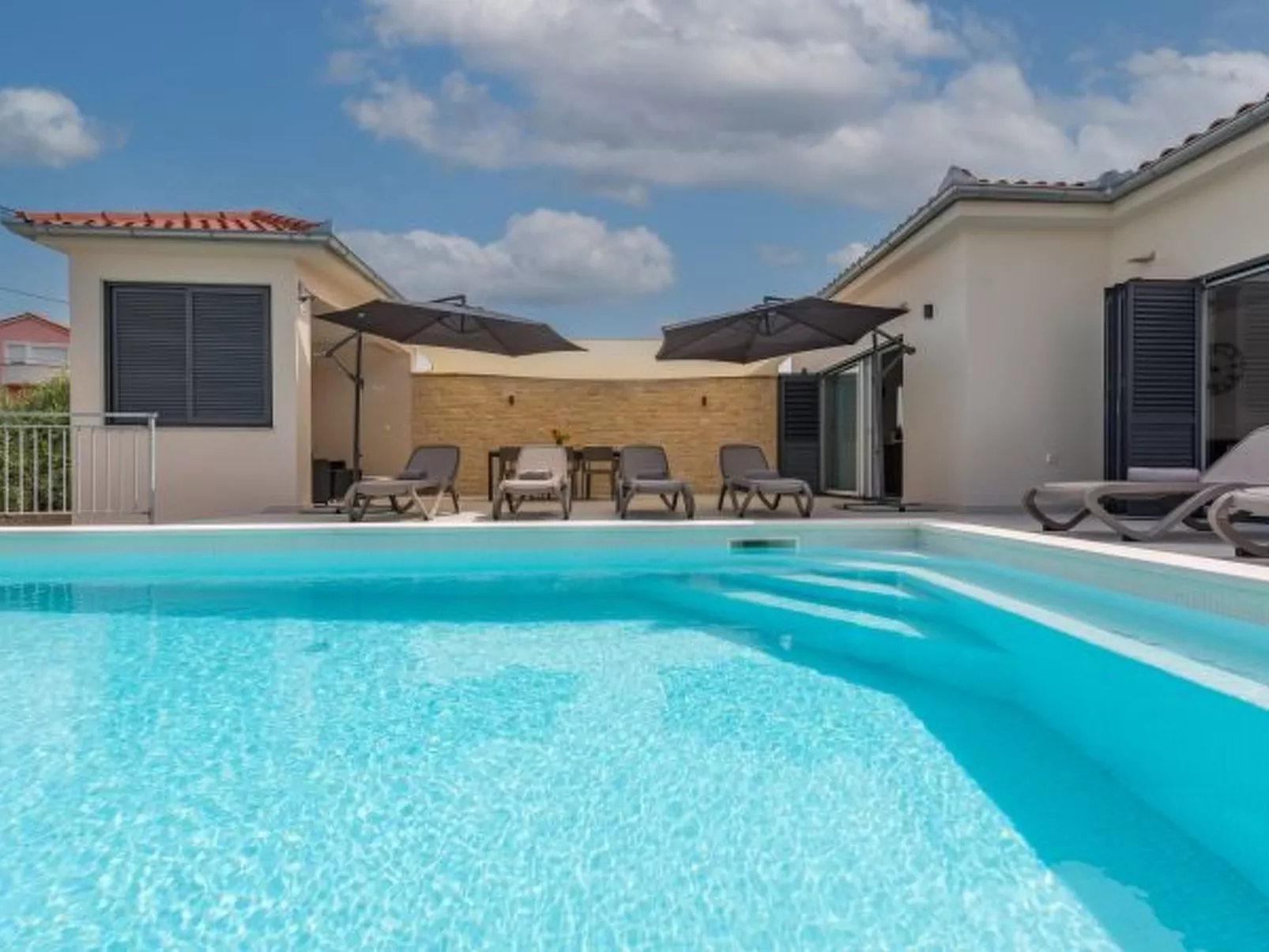 Villa Paloma with heated pool - Image-tags.info