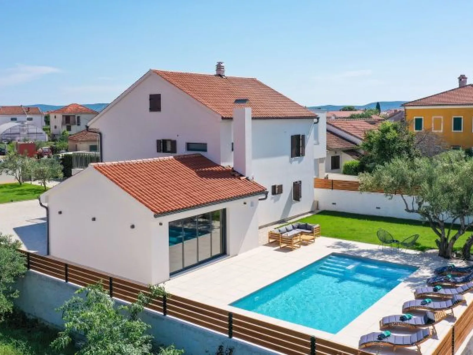 Villa Marta with heated pool and traditional taver - Image-tags.info