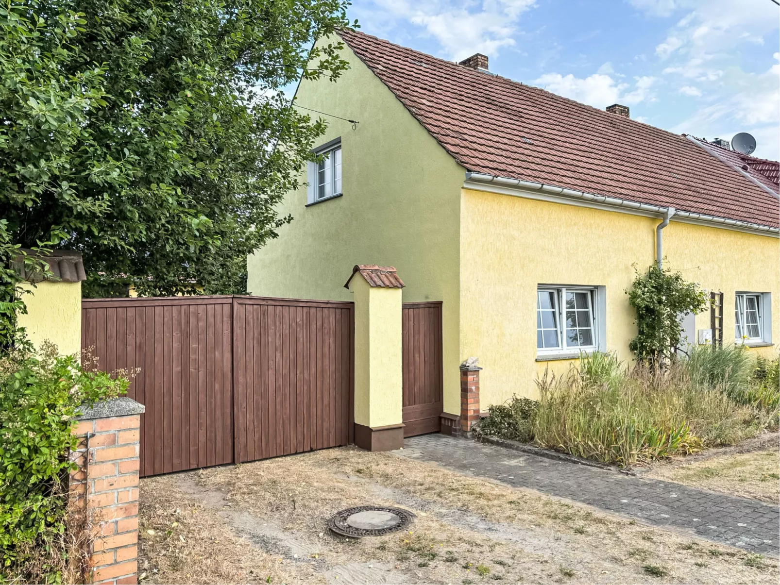 Mit großem eingezäunten Garten - Buiten