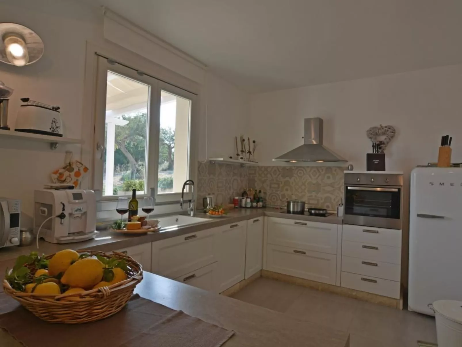 Moderne Ferienvilla bei Noto mit Meerblick und privatem Pool - Binnen