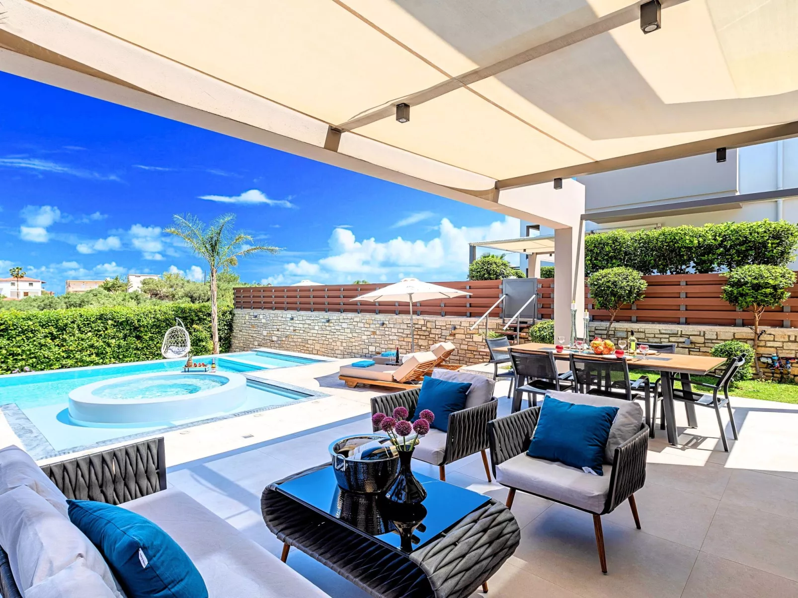 Villa "Minoas Grand" mit Blick auf das Wasser - Binnen