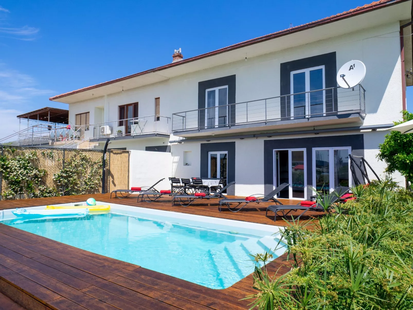 Villa Anela - Buiten
