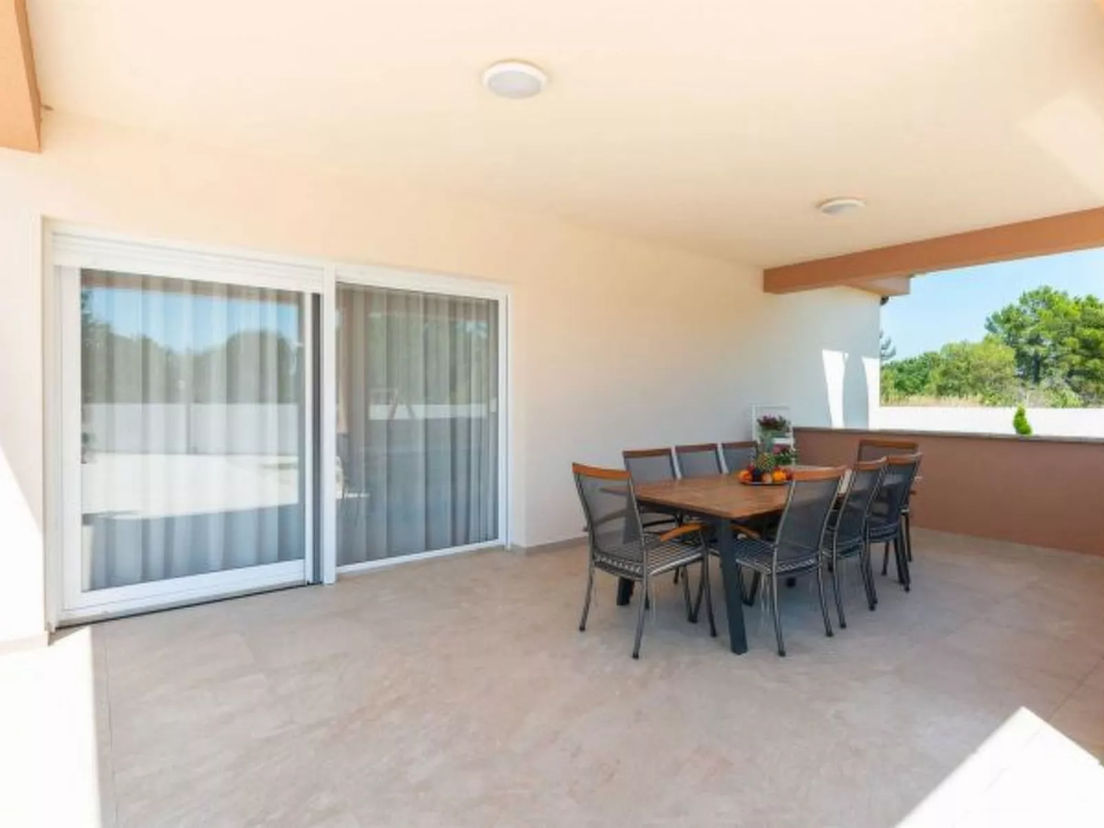 Villa First Hill with heated pool - Image-tags.info