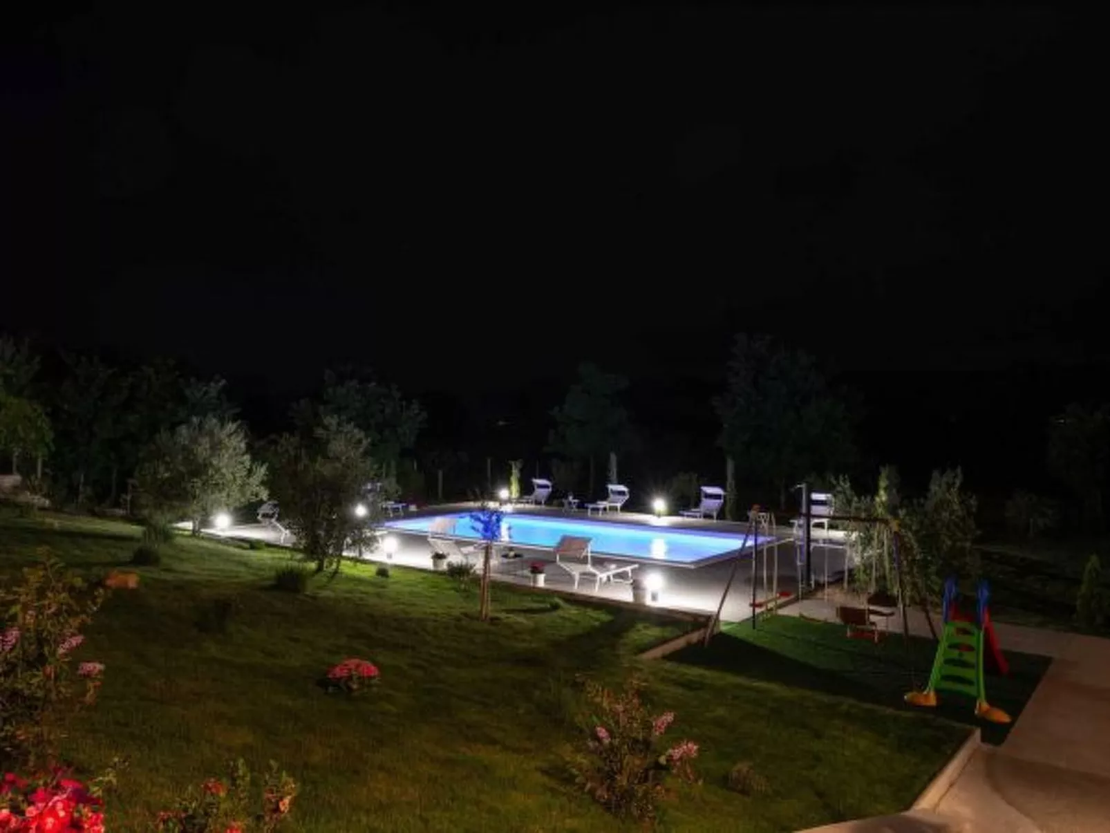 Luxury Villa Maria with large pool - Image-tags.info