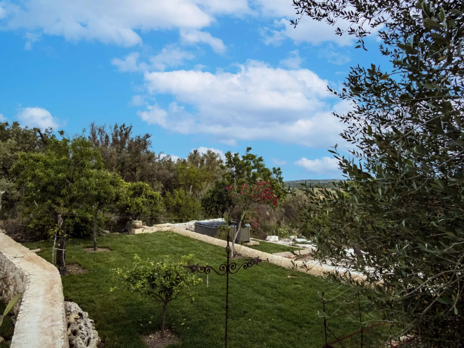 Giniusa' Studio mit Whirlpool-Badewanne - Buiten