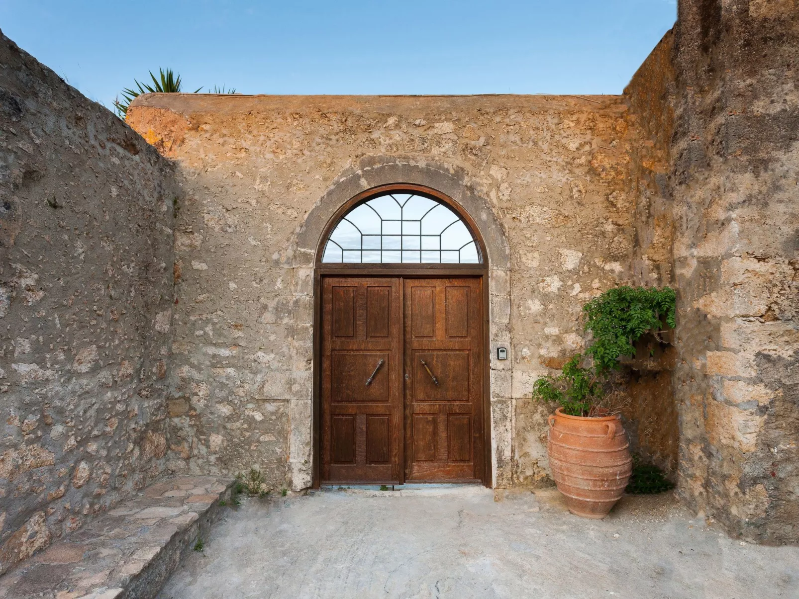 Ali Vafi's Villa - Beheizter Jacuzzi und Innenpool - Buiten